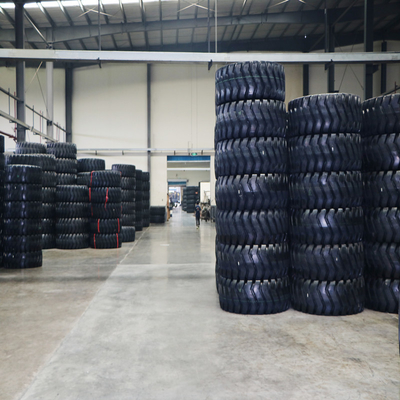 7.00R16 Radial Tubeless Truck Tyre With Excellent Heat Dissipation And Longer Tire Life