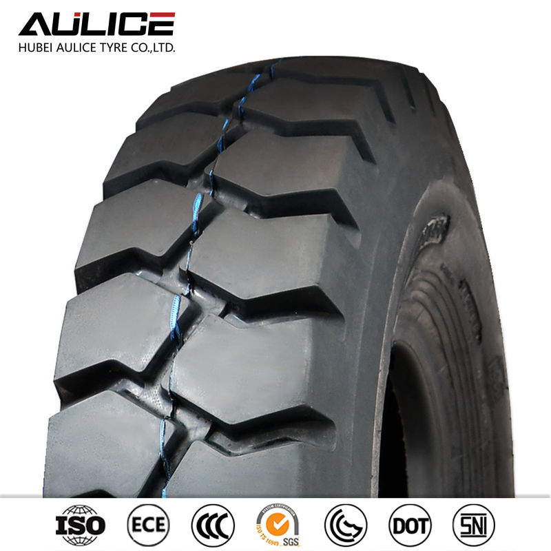 Off Road 16Ply 8.25-16 Rubber Solid Forklift Tires / Forklift Solid Tyres